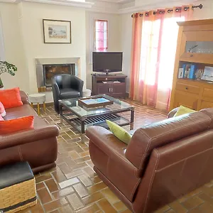 Hébergement de vacances Maison Classée 3 étoiles, Grand Jardin Clos Au Calme Proche Centre Ville, 10 Min Des Plages France